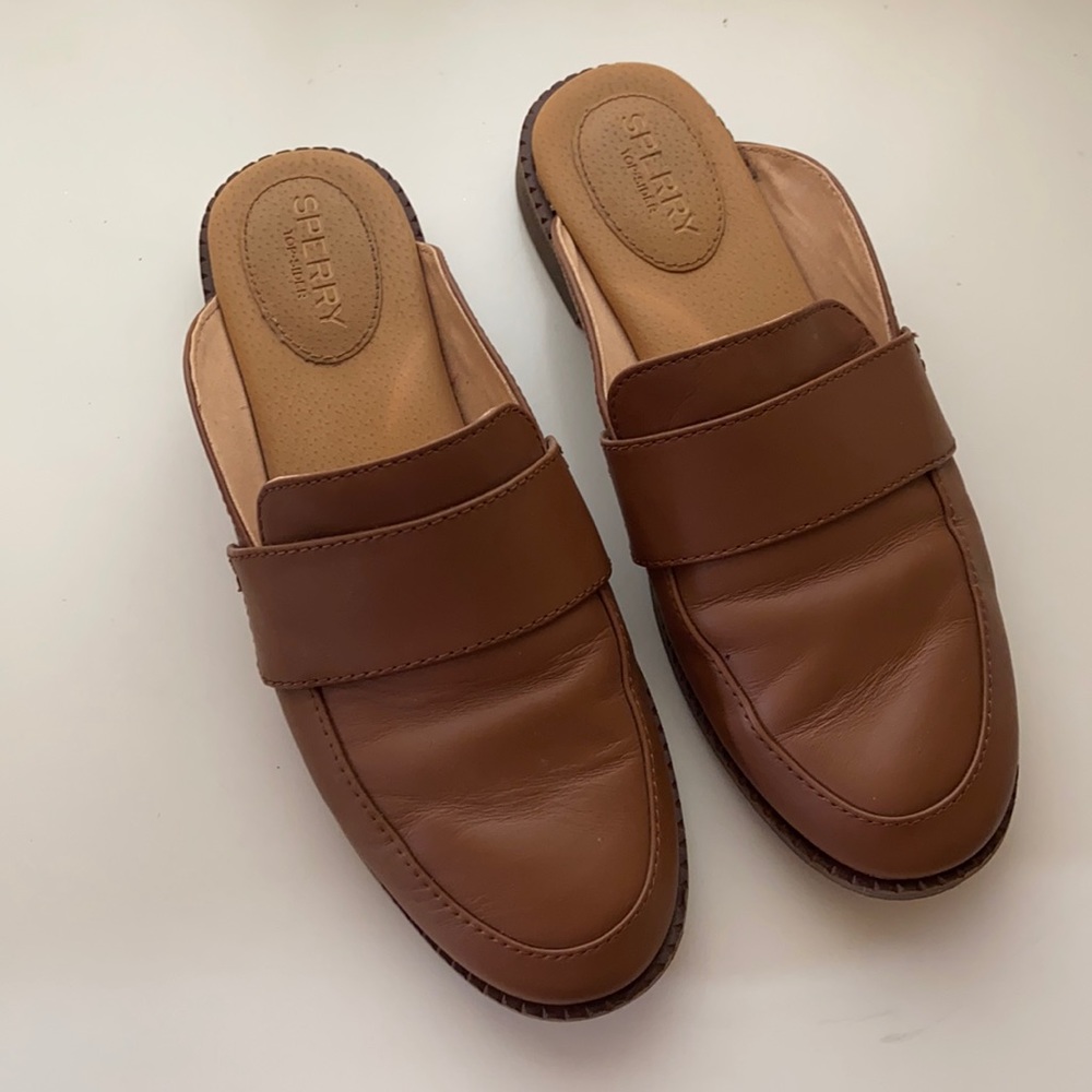 Very comfortable Sperry Loafers size 7, only worn a few times